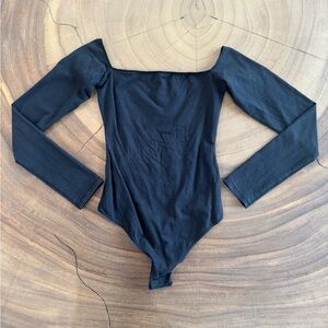 SKIMS Cotton Jersey Off the Shoulder
Bodysuit